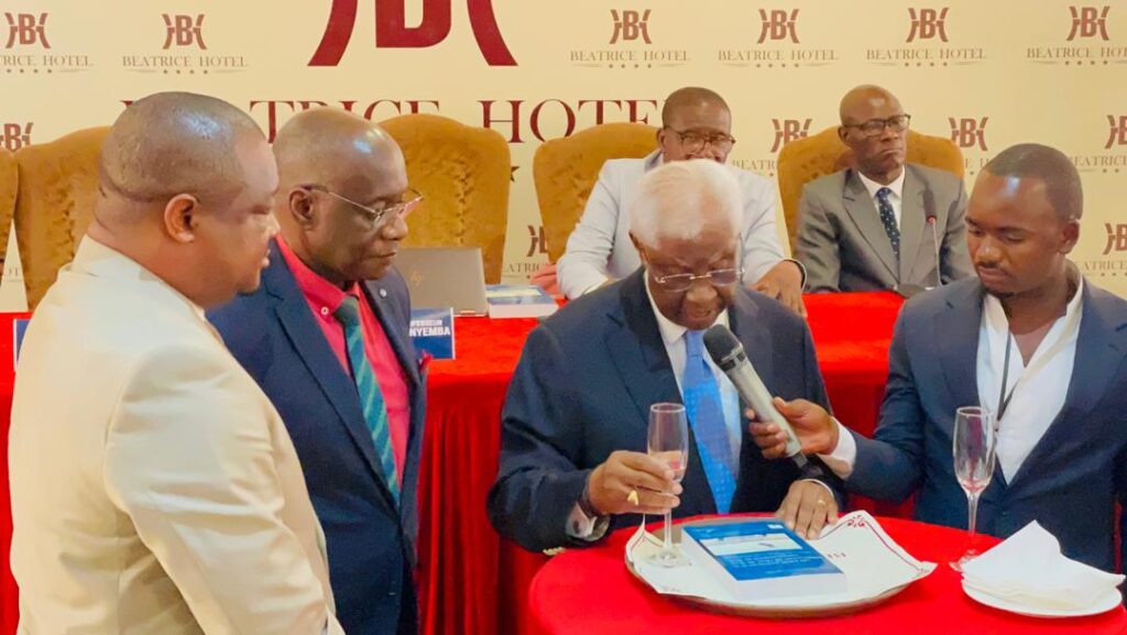 RDC : Me Laurent Onyemba propose un droit pénal des partis politiques dans son nouvel ouvrage